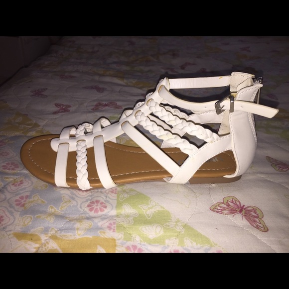 White sandals - Picture 3 of 3